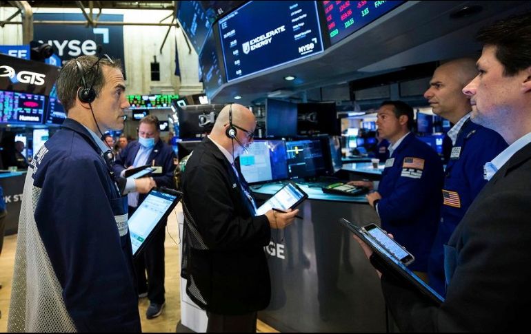 Prácticamente todos los sectores acabaron el día en verde, liderados por las empresas de bienes no esenciales y las tecnológicas. AP/C. Crow