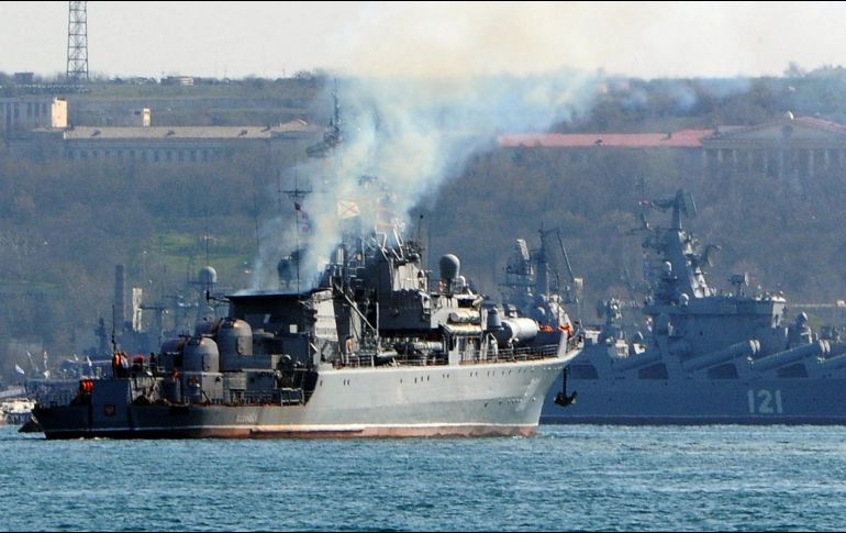 El 24 de marzo, un mes después del inicio de la invasión rusa de Ucrania, la marina ucraniana afirmó haber destruido otro barco ruso anclado en el puerto de Berdiansk. AFP