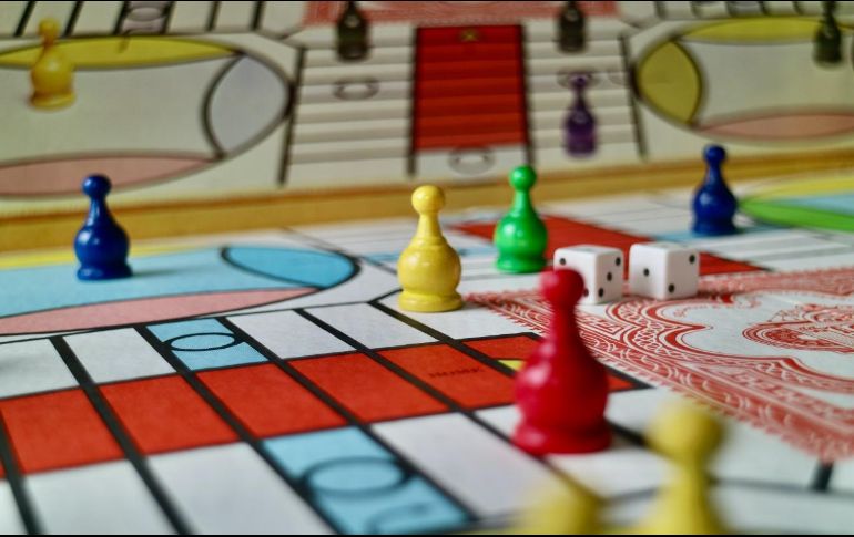 Checa cuál juego de mesa es de tu preferencia y así pases unas vacaciones divertidas. ESPECIAL / UNSPLASH by Nik Korba