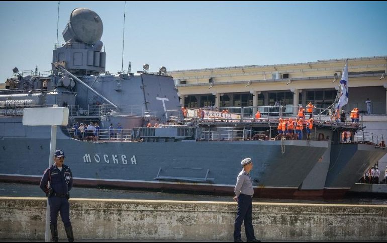 Autoridades ucranianas afirman que sus misiles impactaron al buque de guerra ruso. AFP/ARCHIVO