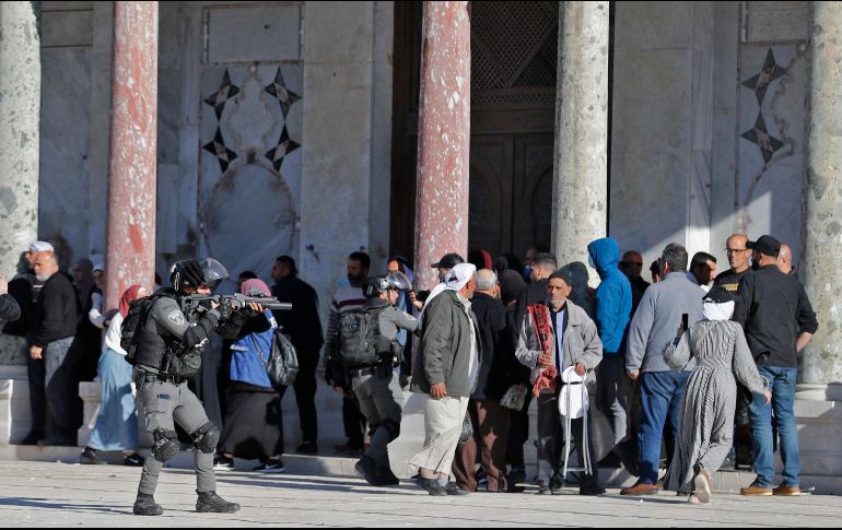 El complejo religioso, que tanto judíos como musulmanes consideran sagrados, suele ser el epicentro de los disturbios entre israelíes y palestinos y la tensión ya era alta debido a la última ola de ataques. AFP/A. Gharabli