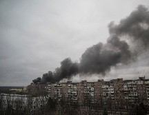 El anuncio del Ministerio de Defensa podría significar un nuevo cambio en la estrategia rusa, que ya había aminorado la embestida sobre Kiev. AP/E. Maloletka