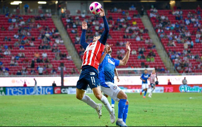 El partido Cruz Azul vs Chivas podrá ser visto en televisión abierta y restringida. IMAGO7