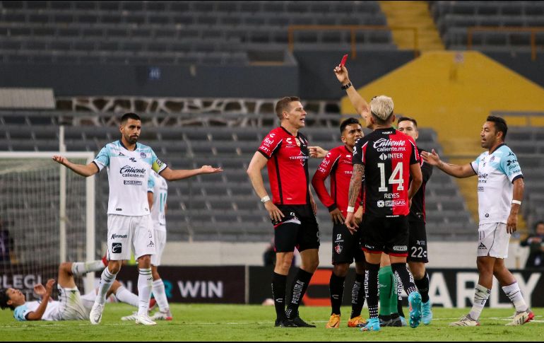 Con la expulsión de Julio Furch ante Mazatlán FC, suman cinco tarjetas rojas en lo que va del Clausura 2022 para Atlas. IMAGO7
