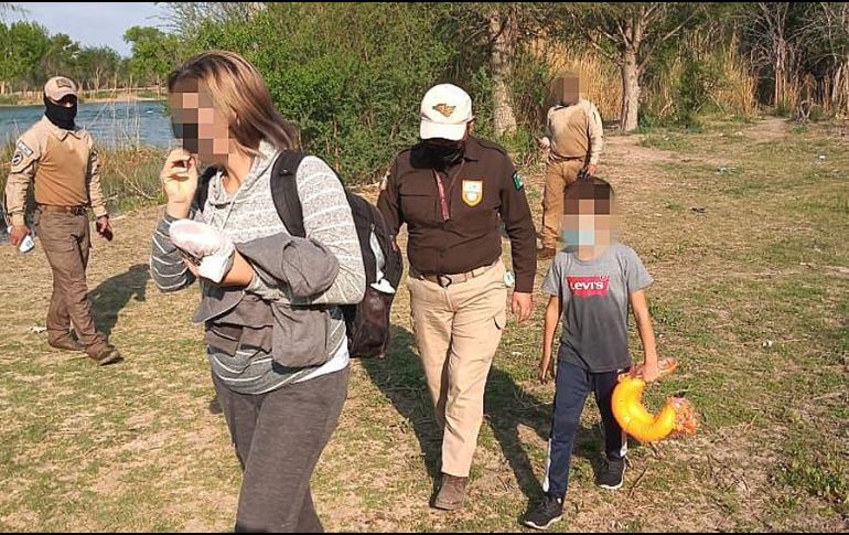 Las autoridades del INM trasladaron a territorio mexicano a los migrantes. EFE / INM