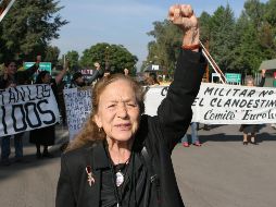AMLO dice que nunca olvidará que su madre, Manuela Obrador González, votó por Rosario Ibarra de Piedra cuando contendió por la Presidencia de la República en 1982. SUN/ ARCHIVO