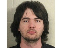 Tincher, de 29 años, fue imputado de asesinato, agresión agravada y ocultar la muerte de otra persona. AP/Floyd County Police