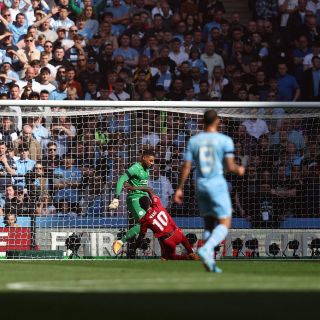 Manchester City vs Liverpool: El "oso" que hizo el portero de los skyblues (VIDEO)