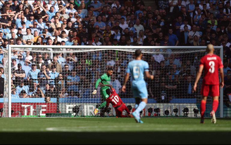 Para su mala suerte, el guardameta estadounidense se equivocó en el segundo gol del Liverpool. AFP / A. Dennis