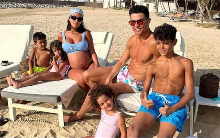 A finales de octubre, Cristiano y Georgina anunciaron que estaban esperando gemelos. INSTAGRAM / georginagio