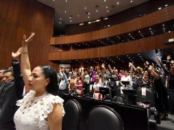 La iniciativa de AMLO fue recibida el domingo por el presidente de la Mesa Directiva de la Cámara de Diputados, Sergio Gutiérrez Luna. EFE/Cámara de Diputados