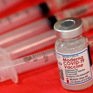Moderna estudia vacuna contra la variante ómicron