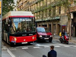 Algunos usuarios cuestionaron los motivos por los que el joven usuario reaccionó así tras no poder abordar. TWITTER: @IsraSeyd