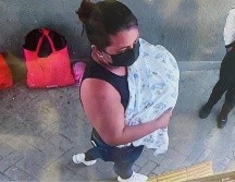 Cámaras de seguridad del IMSS captaron el momento en el que el bebé fue robado. ESPECIAL