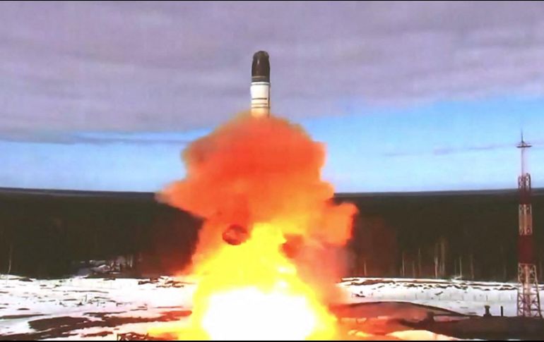 Vladimir Putin señala que el misil balístico intercontinental pesado de quinta generación Sarmat es capaz de 