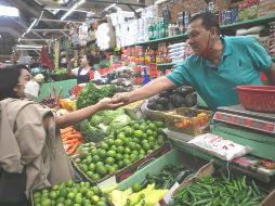 En México, los productos de la canasta básica se encarecieron desde finales de año pasado y aún no se estabilizan, un ejemplo del desfase es el alto costo del limón. EL INFORMADOR/G. Gallo