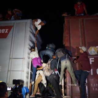 Migración: Hallan a migrantes dentro de un camión en Chiapas