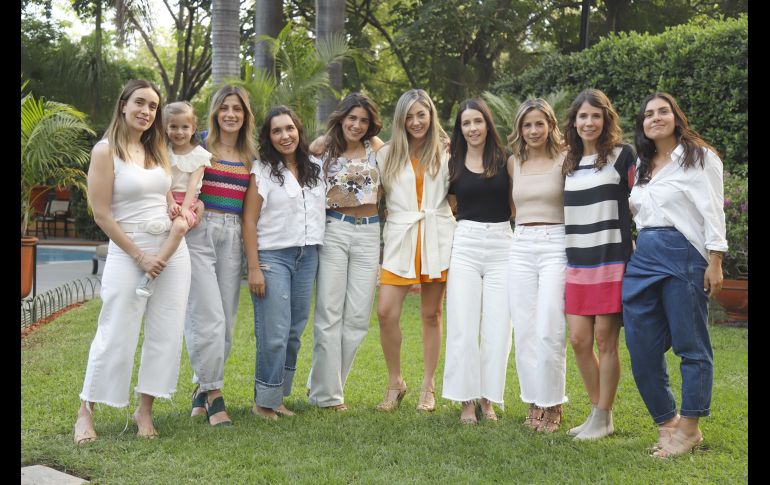 Pau Leaño, Alessa Valencia, Fer Estrada, Pau Zaragoza, Ceci Calderón, Paola Orozco, María Leaño, Gaby Estrada, Ana Laura Pastor y Lidia Zaragoza. GENTE BIEN JALISCO/ Claudio Jimeno
