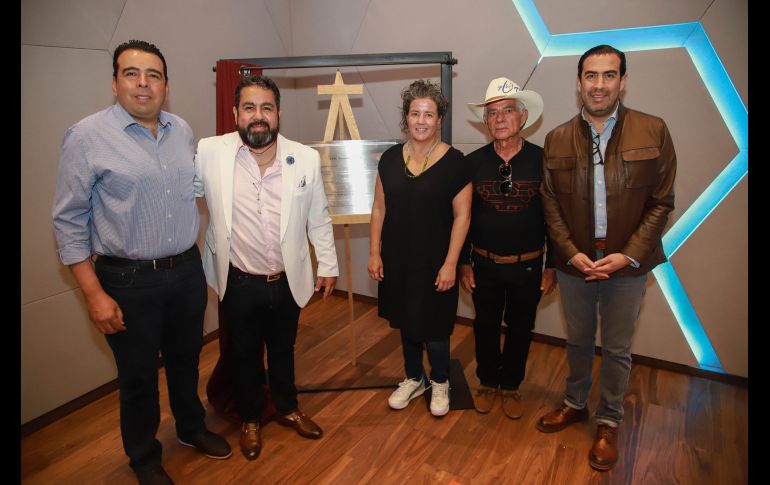 Jaime Velasco, Gamaliel Contreras, Lourdes Ariadna González, Alfonso Contreras y Esteban Estrada. GENTE BIEN JALISCO/ Tony Martínez