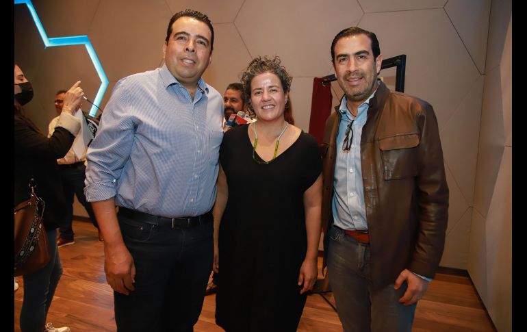 Jaime Velasco, Lourdes Ariadna González y Esteban Estrada. GENTE BIEN JALISCO/ Tony Martínez