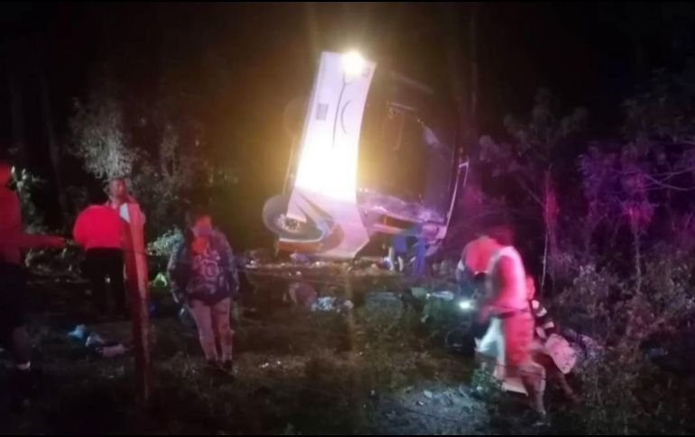 En el autobús viajaban alrededor de 30 personas entre adultos y niños. ESPECIAL