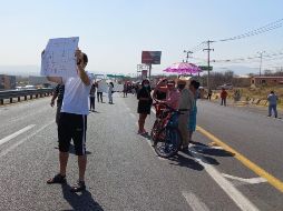 Jorge Moreno vecino del fraccionamiento señaló la molestia general de todos los habitantes, ya que el agua no alcanza. ESPECIAL