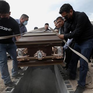 Sepultan a Debanhi entre reclamos de justicia