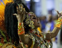Las escuelas de samba en Río de Janeiro regresan la alegría al mundo. EFE/A. Lacerda