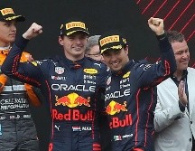 Verstappen y “Checo” Pérez hicieron una sincronía perfecta para Red Bull. EFE