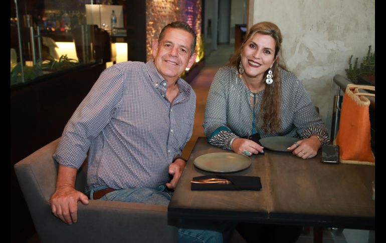 Stephan Schnippenkotter y Avril Peña. GENTE BIEN JALISCO/TONY MARTÍNEZ