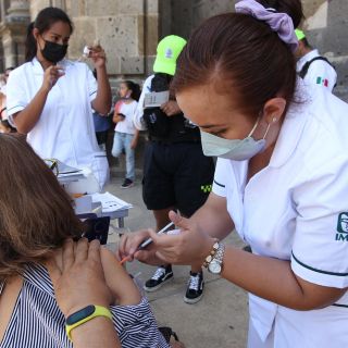 COVID-19: Aplican más de 150 mil vacunas