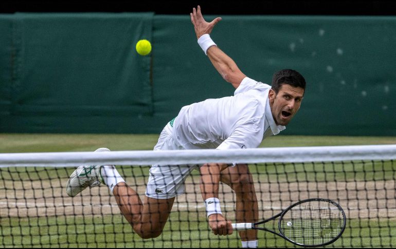 NOVAK DJOKOVIC. El torneo confirmó que estará libre de medidas anti COVID e insistió en su intención de no permitir a los tenistas rusos y bielorrusos jugar los partidos. AFP / ARCHIVO