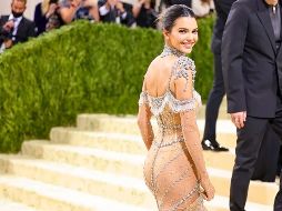 El vestido que Kendall Jenner usó en la Met Gala 2021, inspirado en Audrey Hepburn. AFP