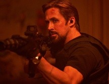 Ryan Gosling es “El Hombre Gris” en Netflix. CORTESÍA / NETFLIX