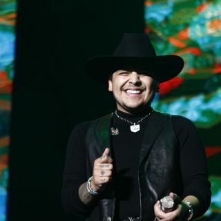 Christian Nodal revela qué pasó con el tatuaje de los ojos de Belinda