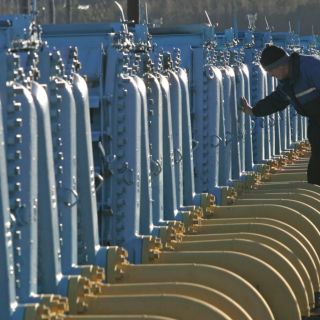 Rusia suspende suministro de gas a Polonia y Bulgaria