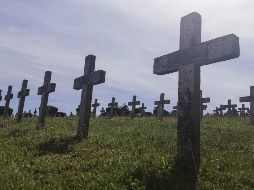 El cuerpo fue devuelto a su ataúd y éste se depositó en la tumba, la cual fue sellada por los propios familiares. ESPECIAL/Photo by Jametlene Reskp on Unsplash