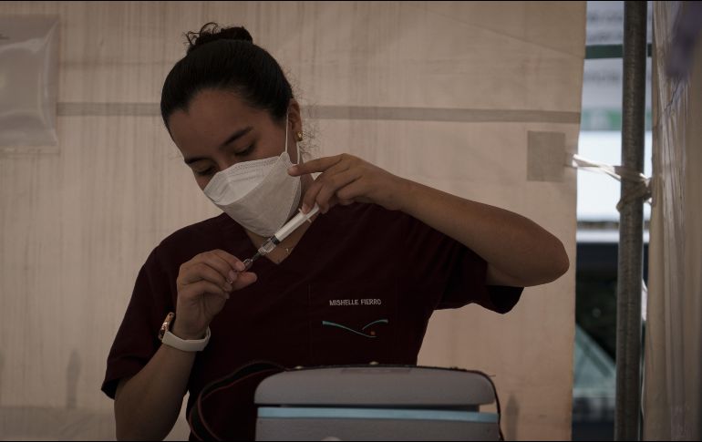 El 85% de la población mayor de edad cuenta con el esquema de dos dosis, pero sólo el 50% ha recibido la tercera vacuna. XINHUA/S. Armas