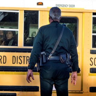 Arrestan a niño de 12 años, por amenazar con tiroteo en colegio en Florida