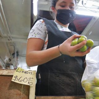 El Gobierno negocia con IP plan para acotar precio de 24 productos