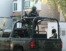 Reportan fuerte presencia militar en Puerto Vallarta tras lo acontecido. ESPECIAL /