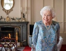 La monarca, que festejó su cumpleaños 96 la semana pasada en privado, posa para los fotógrafos. AFP / D. Lipinski