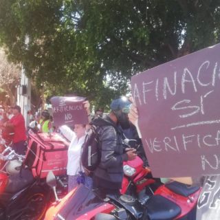 Se manifiestan contra verificación vehicular y operativos contra motos