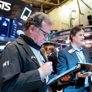 Wall Street cierra con fuertes pérdidas y el Nasdaq cae un 4.17 %