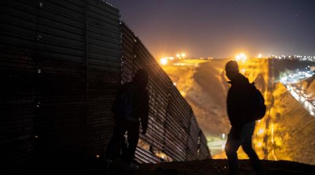 El muro en la frontera con México ha provocado un aumento de las muertes y las hospitalizaciones de inmigrantes que intentaban cruzar. INFORMADOR/ARCHIVO