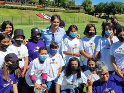 La gran mayoría se alegró de poder jugar un partido de futbol, con la sorpresa de tener como invitado especial al ex futbolista del Atlas, Bruno Marioni. EL INFORMADOR / M. Navarro