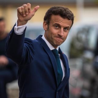 Macron asegura ante Zelenski que reforzará la ayuda militar a Ucrania