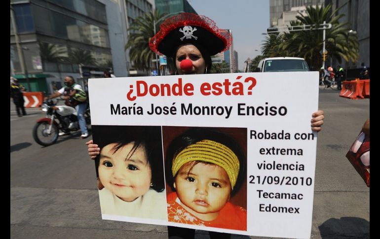La manifestación cerró frente al Palacio Nacional, donde tanto menores como madres expresaron sus demandas de justicia. EFE/S. Gutiérrez