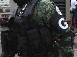 Elementos de la GN realizaban un patrullaje cuando vieron a dos vehículos estacionados en un camino de terracería, quienes presuntamente se retiraron de la zona al ver a los agentes, por lo que uno de ellos disparó contra los jóvenes. NTX / ARCHIVO