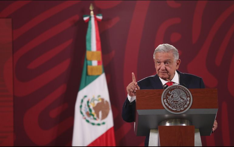López Obrador también agrega que durante su gira por Centroamérica y el Caribe estará acompañado por su esposa Beatriz Gutiérrez Müller y tres secretarios de su gobierno. EFE / S. Gutiérrez